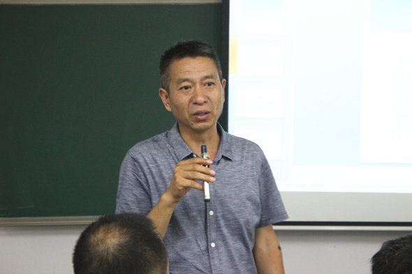 家长代表讲话.jpg