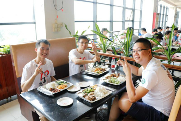 校友饭堂聚餐-李晓彬(摄).jpg